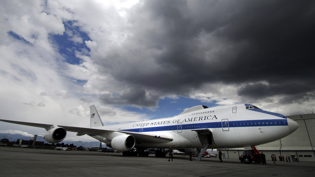 Sierra Nevada Corporation เอาชนะ Boeing ในสัญญากองทัพอากาศสหรัฐฯสำหรับเครื่องบิน Doomsday ใหม่