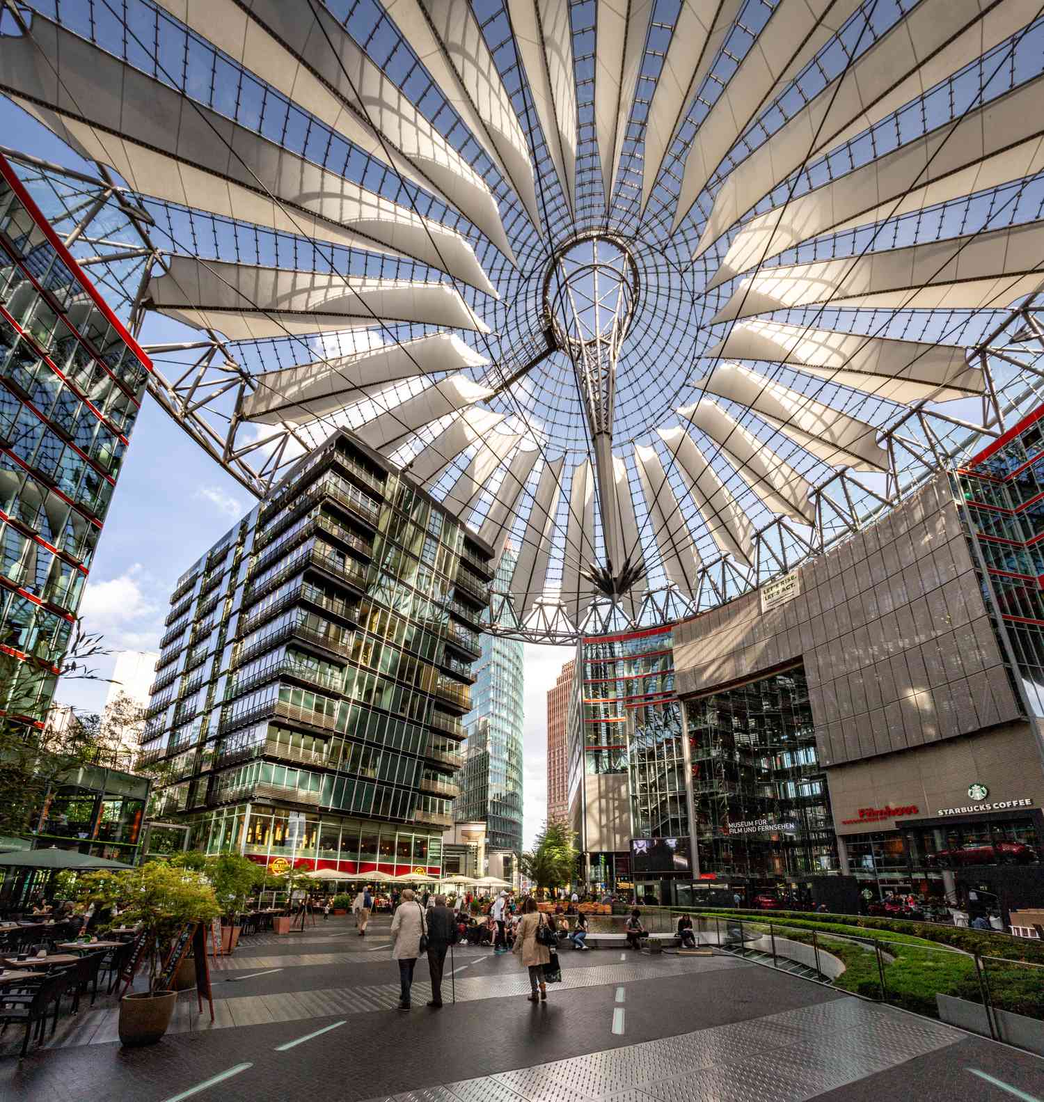 Berlin's Potsdamer Platz: Hướng dẫn đầy đủ